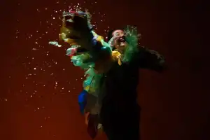 Teatro tucumano: “Poly”, la mascota que permite hablar de los vínculos