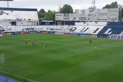 EN VIVO: San Martín visita a Quilmes en busca de un lugar en zona de Reducido