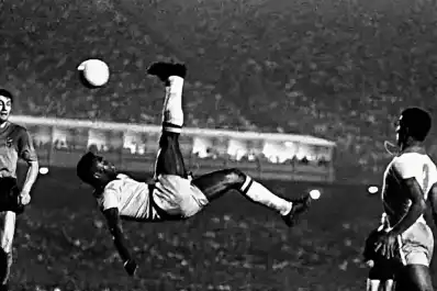 Neymar homenajeó a Pelé con un golazo de chilena en Santos y revolucionó las redes sociales