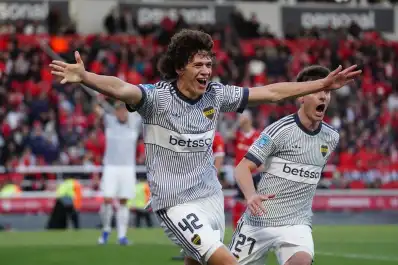 Boca venció a Independiente sobre el final y llega como único líder de la Anual al Superclásico