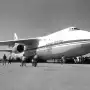 Recuerdos fotográficos: 1994. El pesado avión Antonov, demorado por el calor tucumano