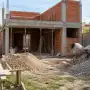 Vivieron 27 años en un terreno de la madre, construyeron una casa y deberán irse: cobrarán $21 millones
