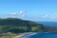 Cómo llegar a Lagoinha do Leste, la playa virgen de Florianópolis a la que se llega caminando entre la selva