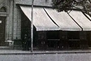 Recuerdos fotográficos: el café España, la “tribuna política” de los años 20