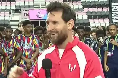 “La hice re larga, ¿no?”: el divertido momento de Messi en la inauguración de la Messi Cup