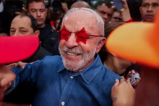Lula dio vuelta la elección en Brasil y prometió hacer el mejor gobierno de su vida