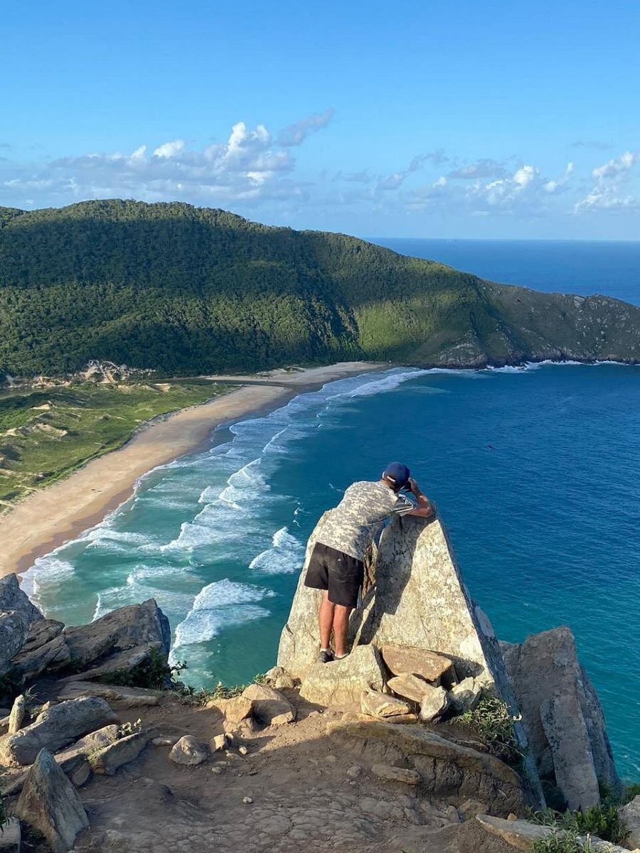 Cómo llegar a Lagoinha do Leste, la playa virgen de Florianópolis a la que se llega caminando entre la selva