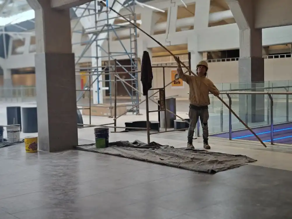Interior del Paseo del Norte en remodelación