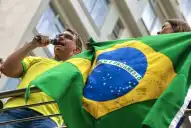 Flávio Bolsonaro llegó a Estados Unidos: por qué huyó de Brasil y qué busca con su estrategia política
