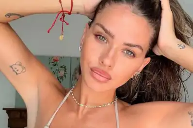 La China Suárez mostró la microbikini nude con strass que será furor en el verano 2027