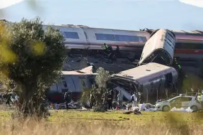 Qué falló antes del choque de trenes en España: investigan un posible error humano