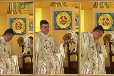 El cura que se hizo viral por compartir el altar con una perrita rescatada: la tierna historia de Nina