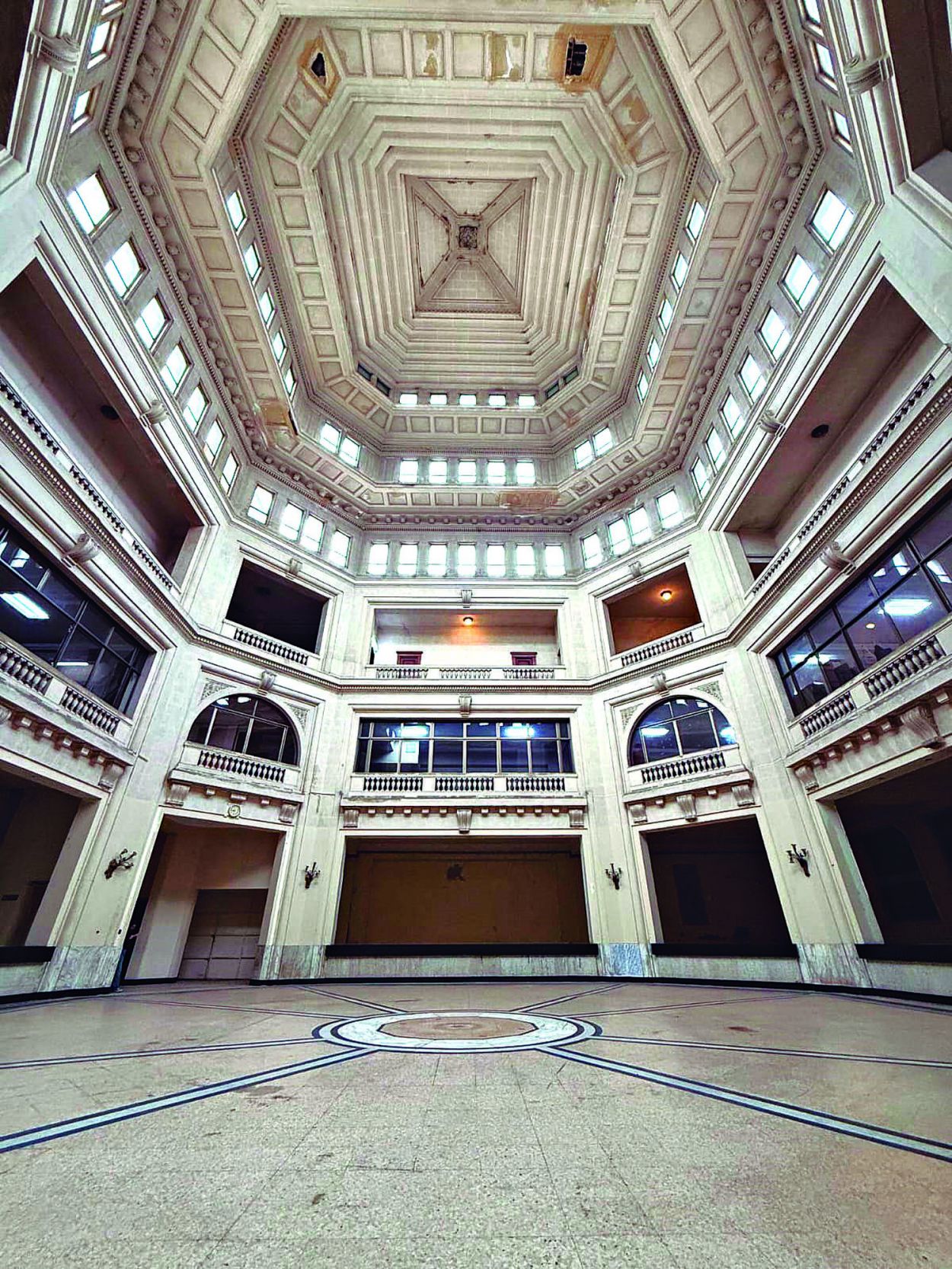 LAPRIDA Y SAN MARTÍN. El estudio Bit Arquitectos avanza con un anteproyecto que persigue el objetivo ulterior de poner en valor el edificio del ex Banco Provincia de Tucumán: “Es mucho más barato restaurar; y estas intervenciones dan una plusvalía a la zona”.
