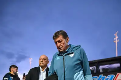 La desazón de Falcioni tras la eliminación: conferencia de un minuto y felicitaciones a Palermo