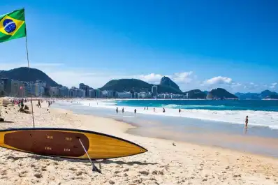 Vacaciones en Brasil 2027: qué gastos bajaron por la caída del real y cuáles aumentaron en dólares