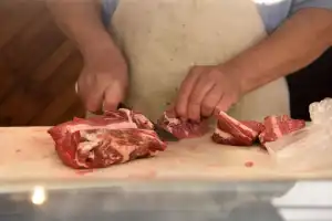 La economía doméstica: se consolida la sustitución de carnes y el clima golpea los precios de las verduras