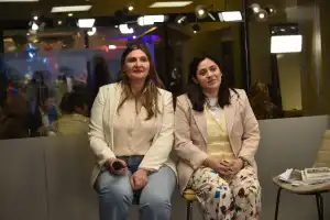 Antes de cada respuesta, están ellas: quiénes preparan las preguntas de “Enseñame Tucumán”